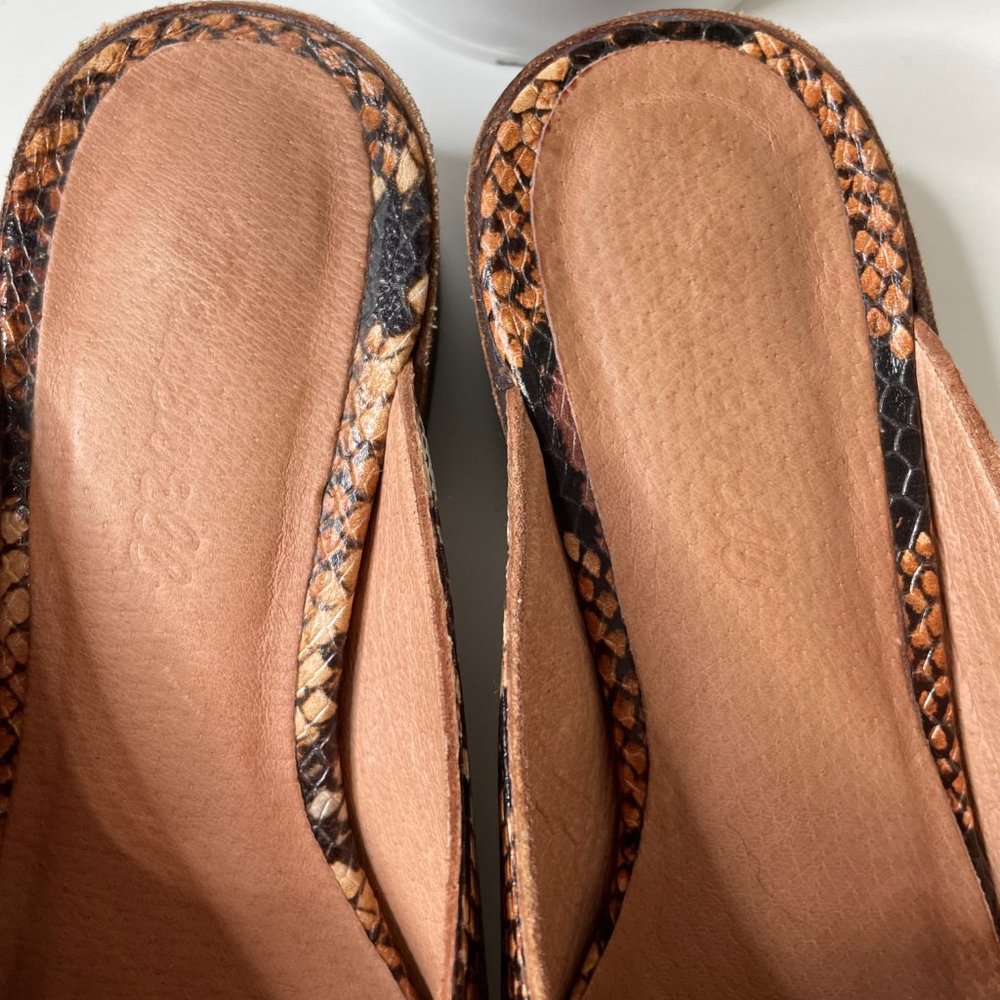 Madewell The Alicia Mule Flat in Snake Embossed Textured Leather Size 7 - Picture 3 of 12